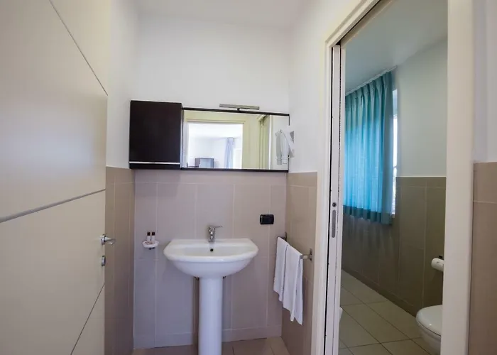 皮希尼港公寓酒店