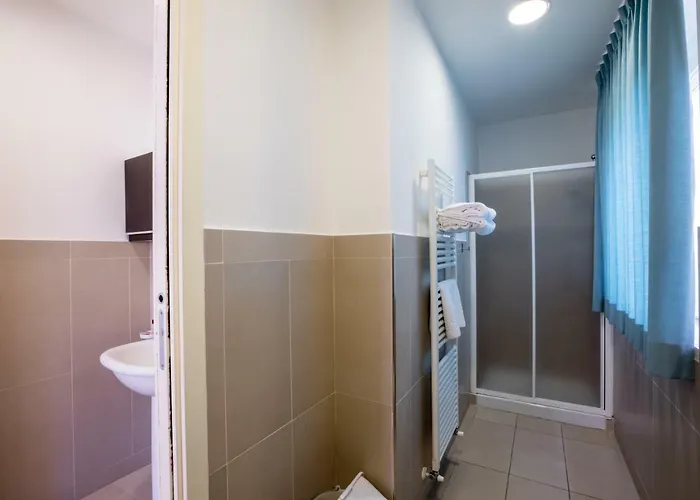 皮希尼港公寓酒店