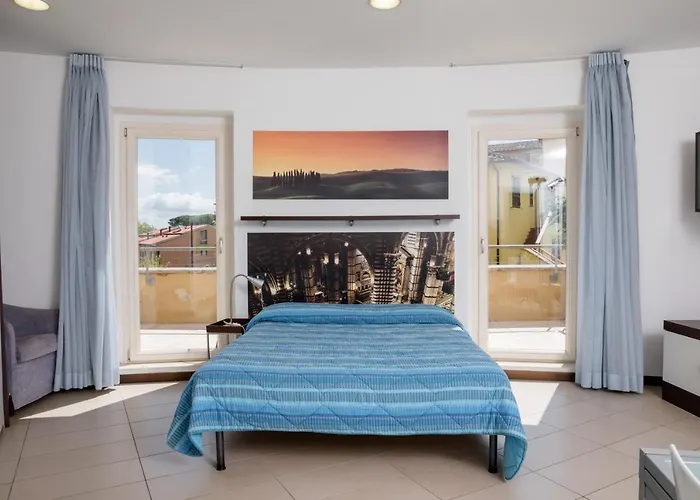 皮希尼港公寓酒店